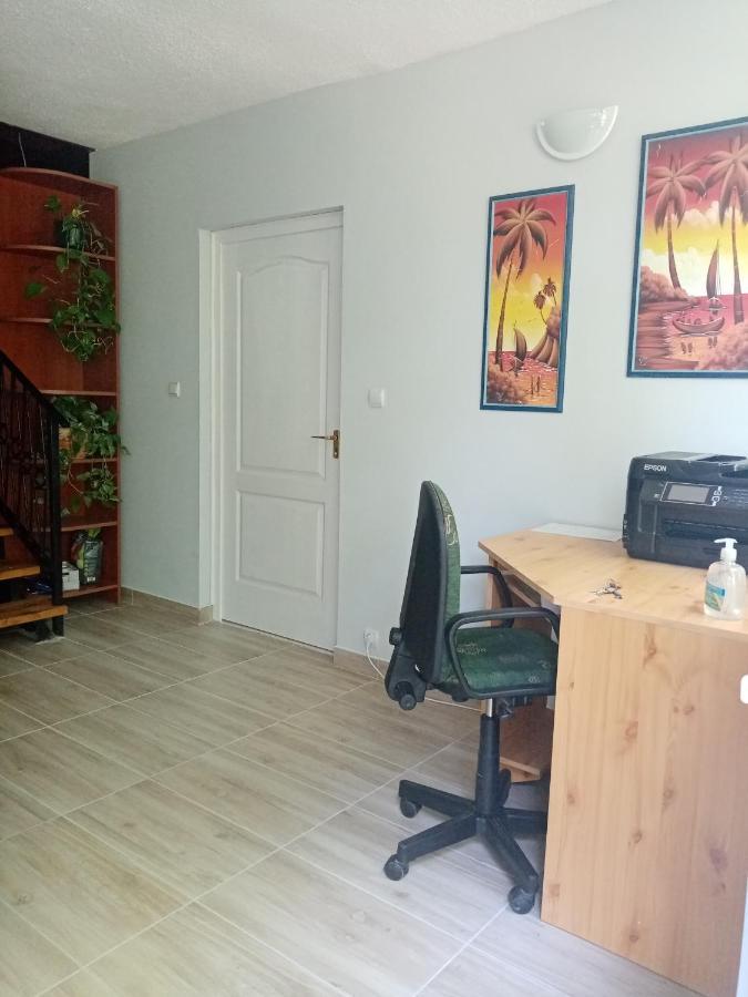 Toelgyfa Vendeghaz Hotel Balatonszepezd Buitenkant foto