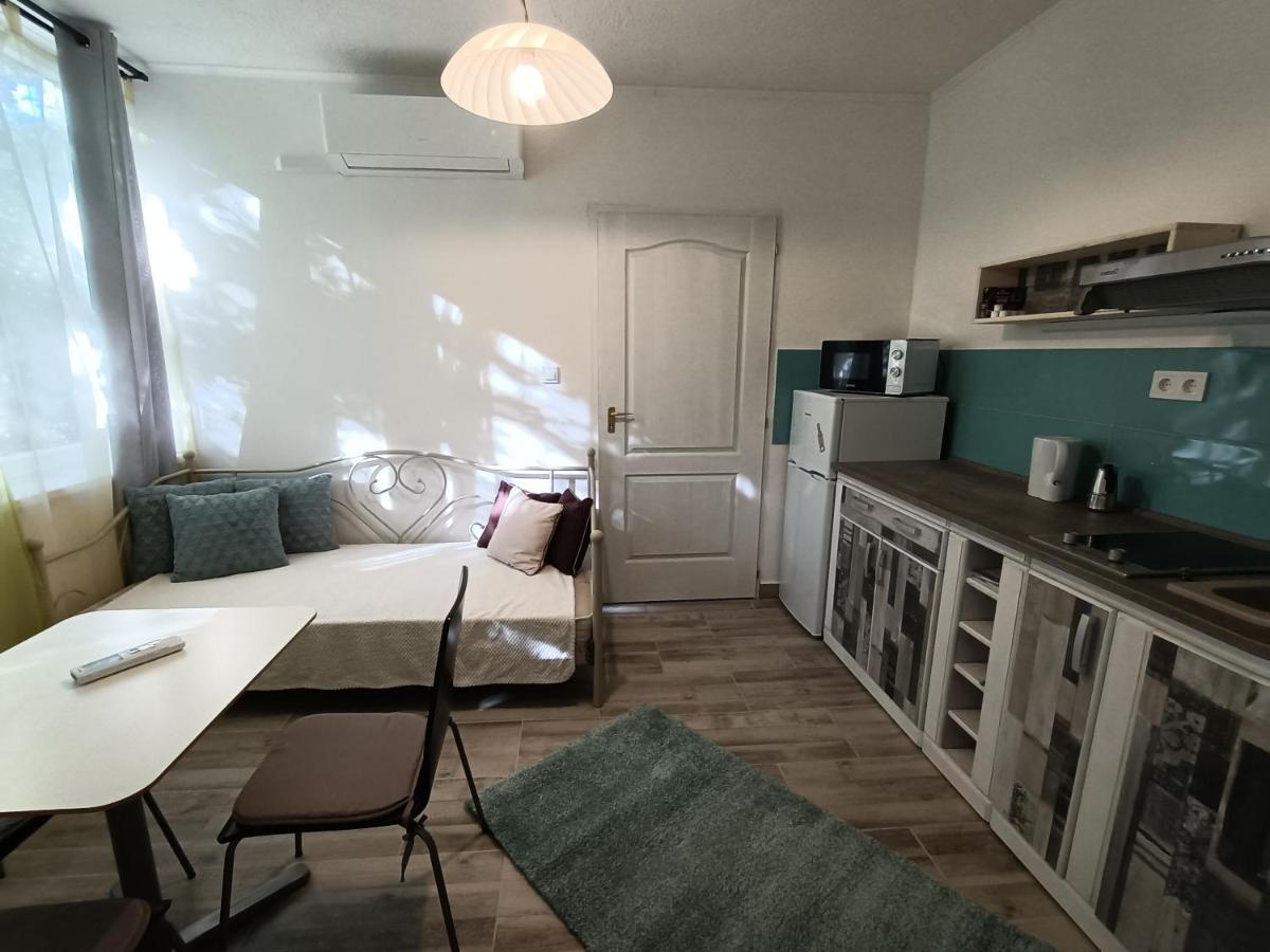 Toelgyfa Vendeghaz Hotel Balatonszepezd Buitenkant foto