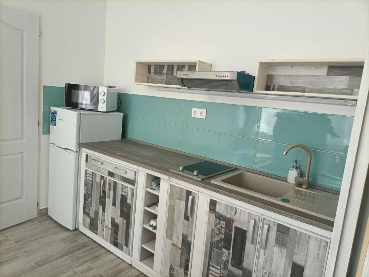 Toelgyfa Vendeghaz Hotel Balatonszepezd Buitenkant foto