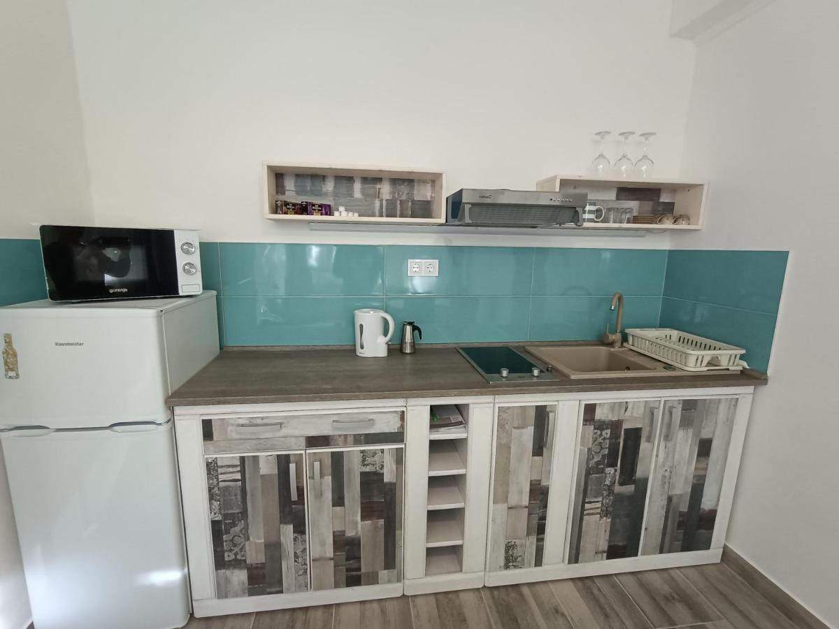 Toelgyfa Vendeghaz Hotel Balatonszepezd Buitenkant foto