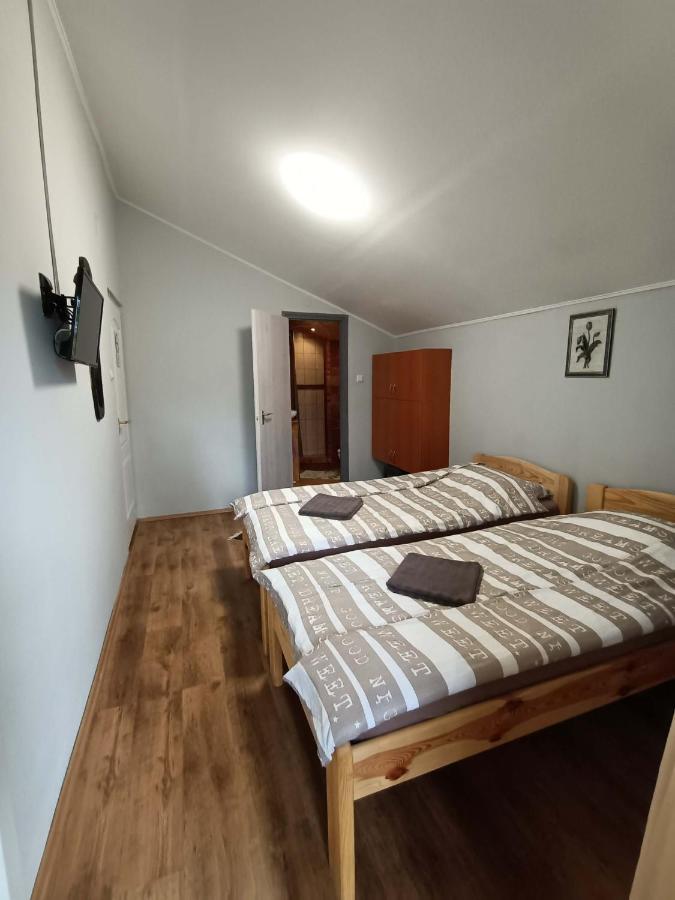 Toelgyfa Vendeghaz Hotel Balatonszepezd Buitenkant foto