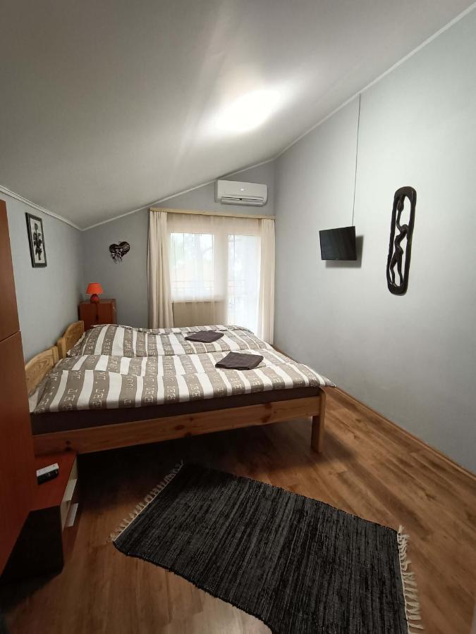 Toelgyfa Vendeghaz Hotel Balatonszepezd Buitenkant foto