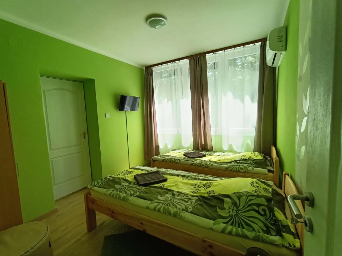Toelgyfa Vendeghaz Hotel Balatonszepezd Buitenkant foto