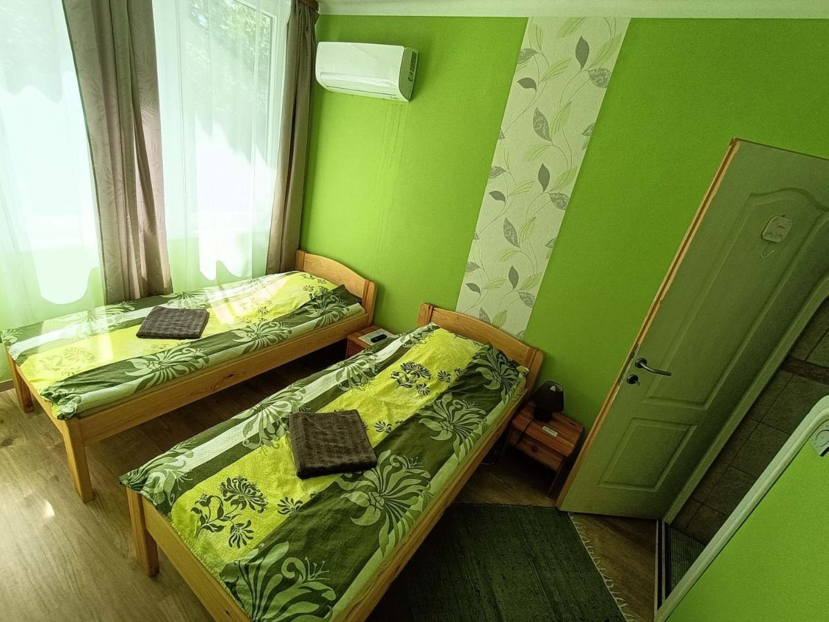 Toelgyfa Vendeghaz Hotel Balatonszepezd Buitenkant foto