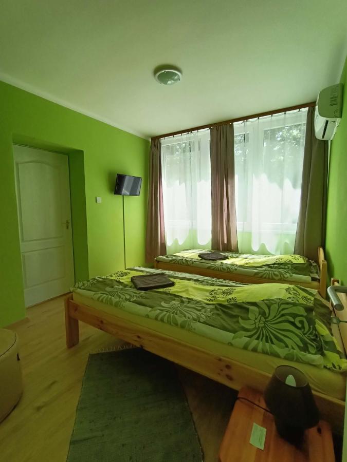 Toelgyfa Vendeghaz Hotel Balatonszepezd Buitenkant foto