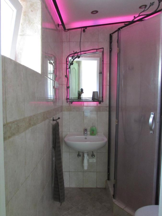Toelgyfa Vendeghaz Hotel Balatonszepezd Buitenkant foto